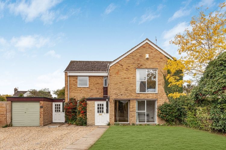 Property photo 1 of 11 306262