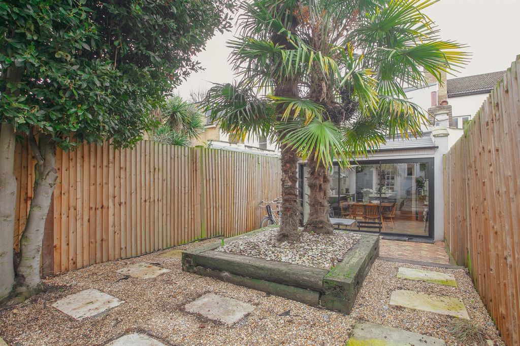 Property photo 3 of 21 3Y6A7531.Jpg