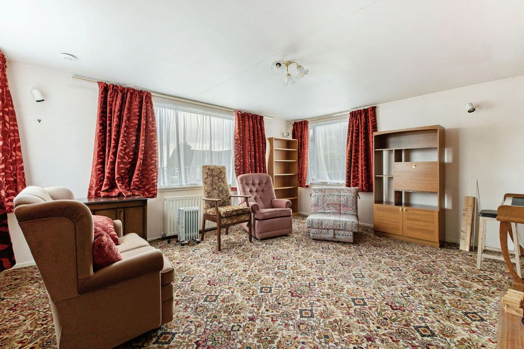 Property photo 2 of 23 Living Room