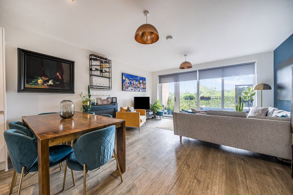 Property photo 1 of 18 Reception