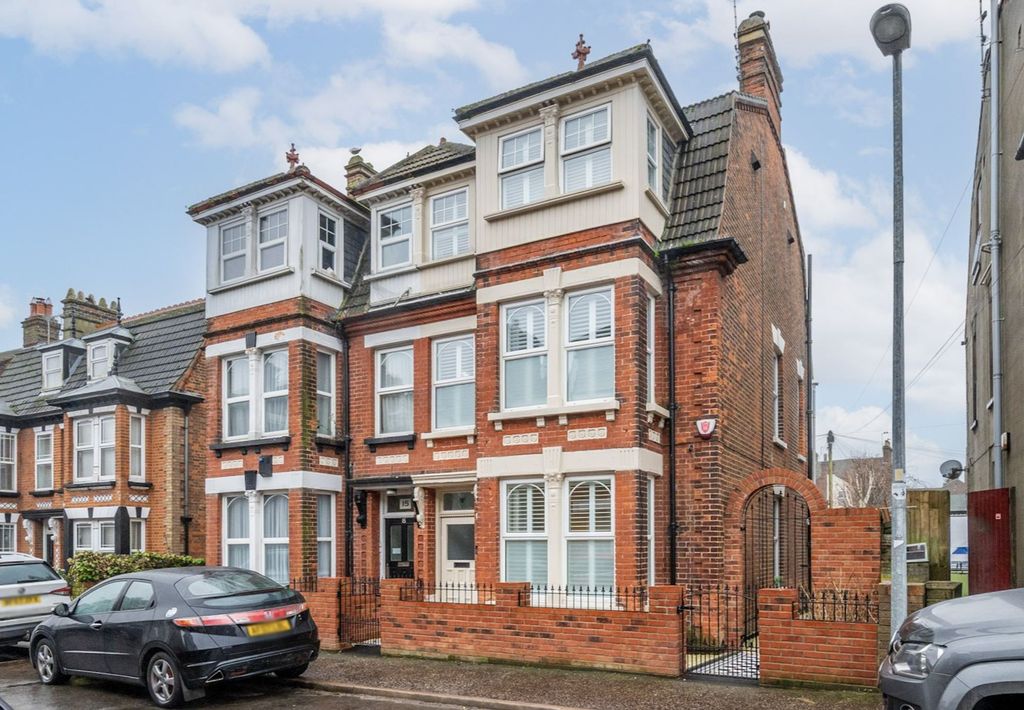 Property photo 1 of 29