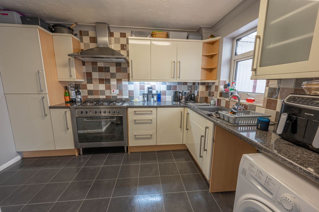 Property photo 3 of 12 Dsc_0797-Hdr