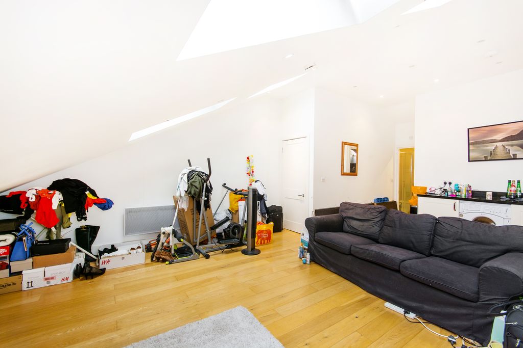 Property photo 3 of 7