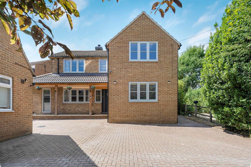 Property photo 2 of 22