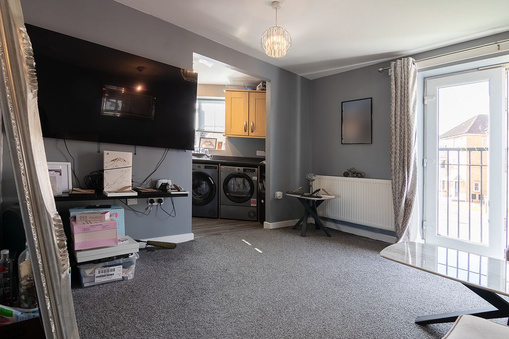 Property photo 3 of 29