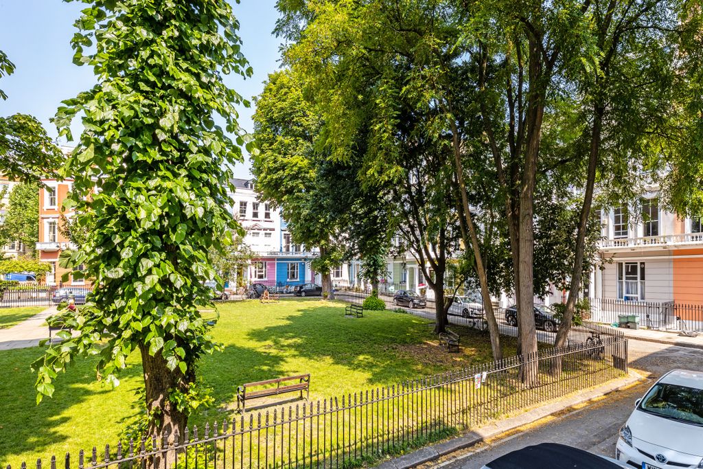 Property photo 3 of 15 Primrose Area Hi-21