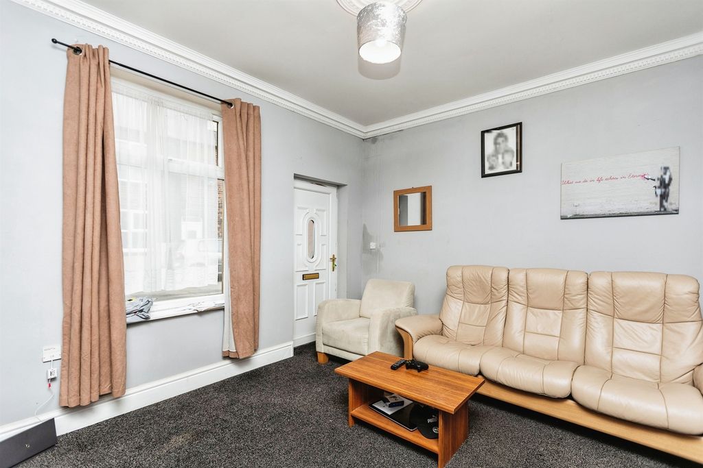 Property photo 3 of 12 Image