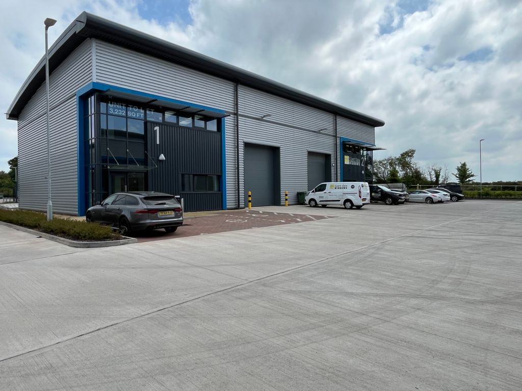 Property photo 1 of 5