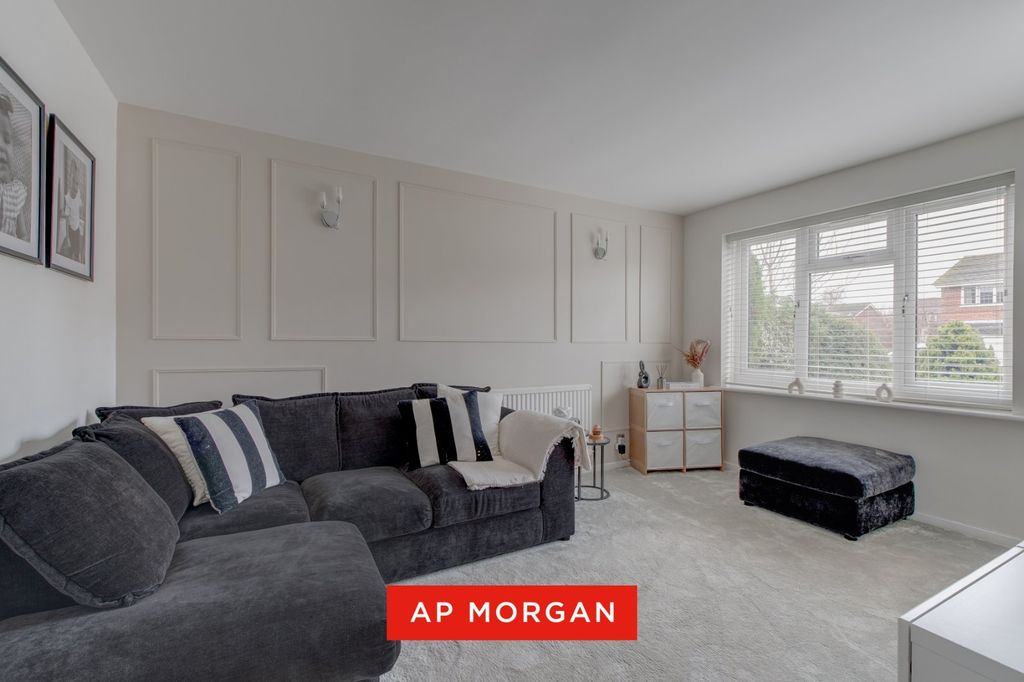 Property photo 2 of 13 Picture No. 11