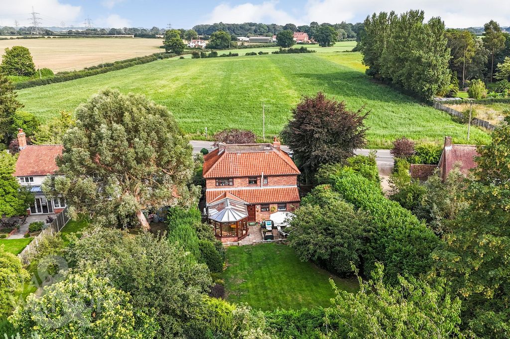 Property photo 1 of 32