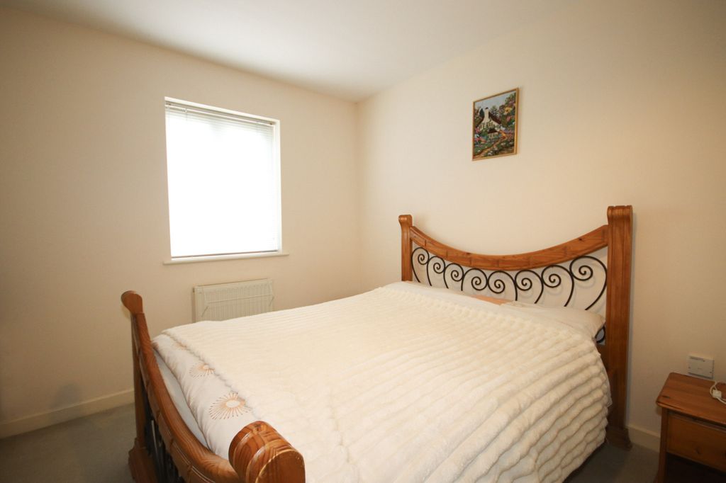 Property photo 2 of 10 Master Bedroom