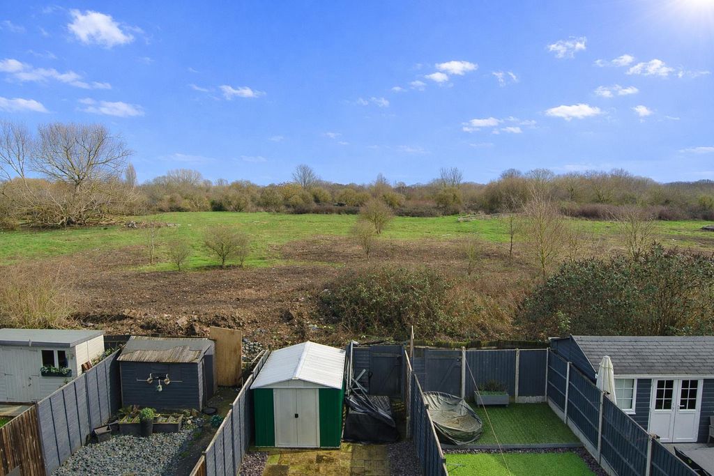 Property photo 1 of 22 Suburban Garden With Open Field View.Png