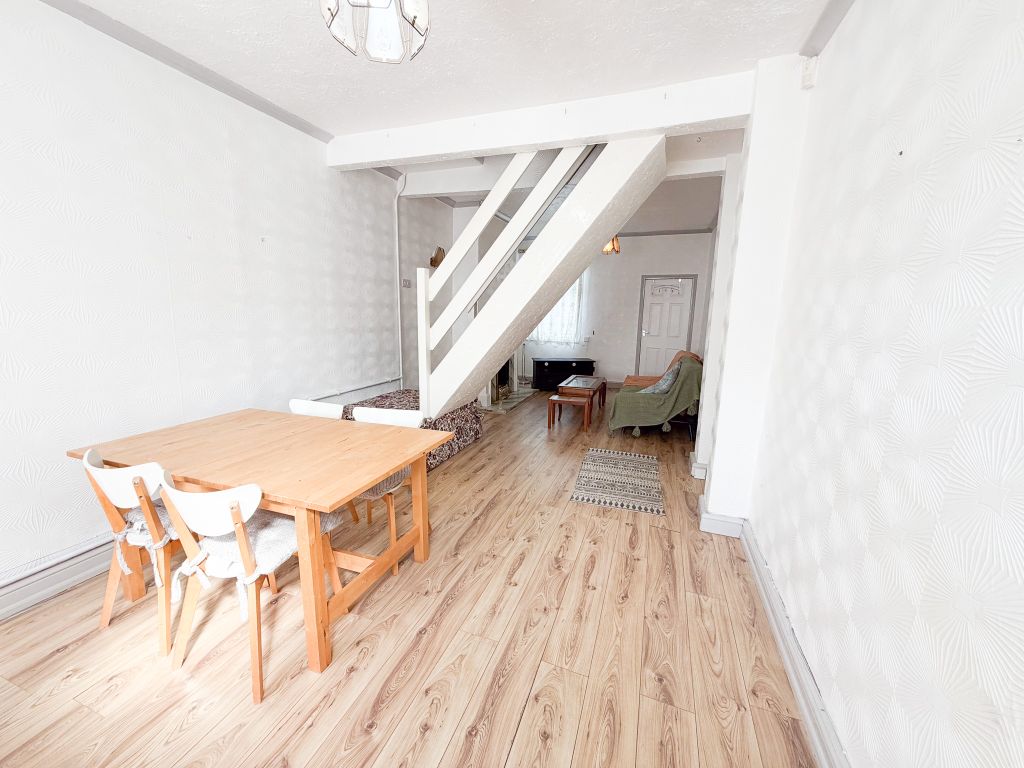 Property photo 2 of 14 Img_6113