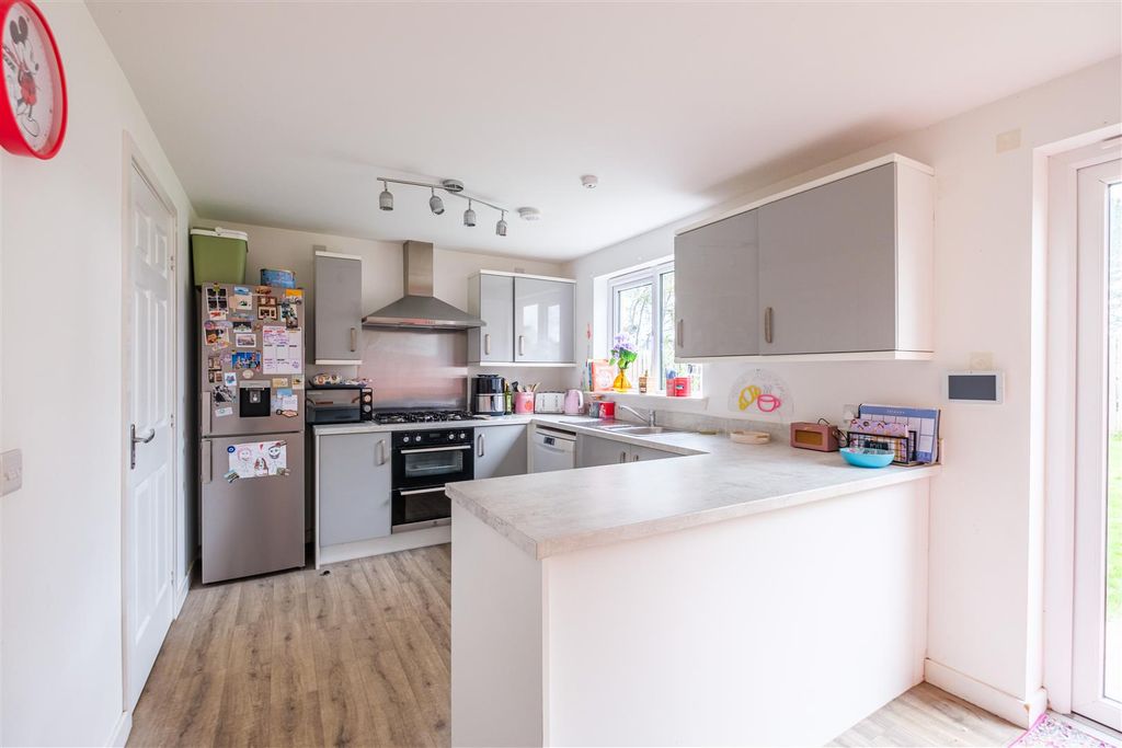 Property photo 2 of 24 Spinner Terrace-19.Jpg