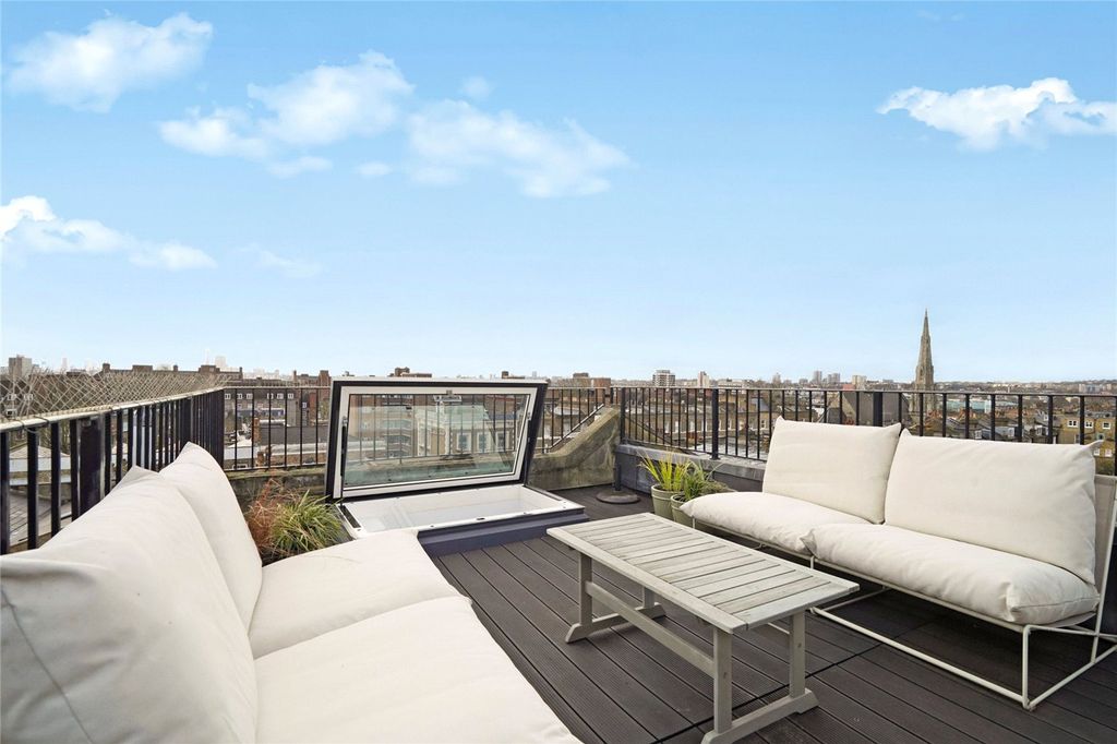 Property photo 3 of 16 Picture No. 04