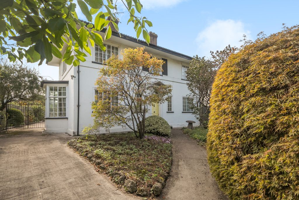 Property photo 1 of 20 Exterior