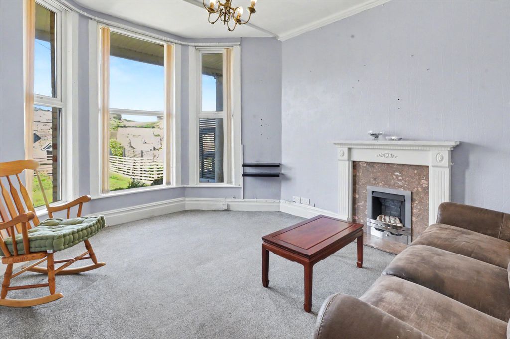 Property photo 3 of 16 3 - Picture No. 09