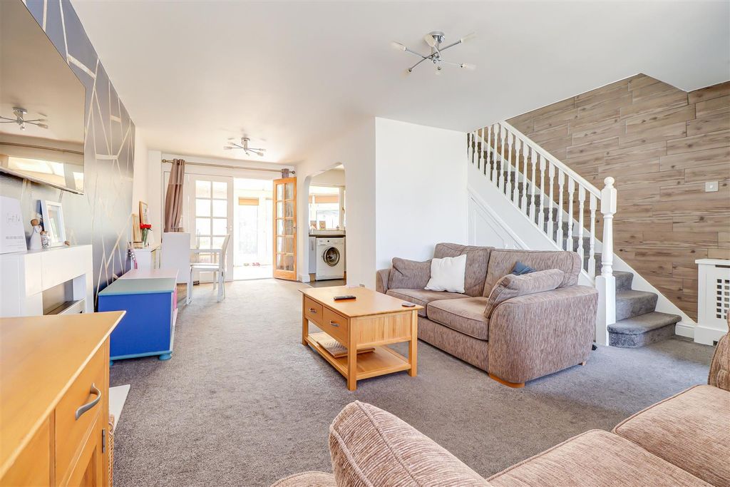 Property photo 2 of 19