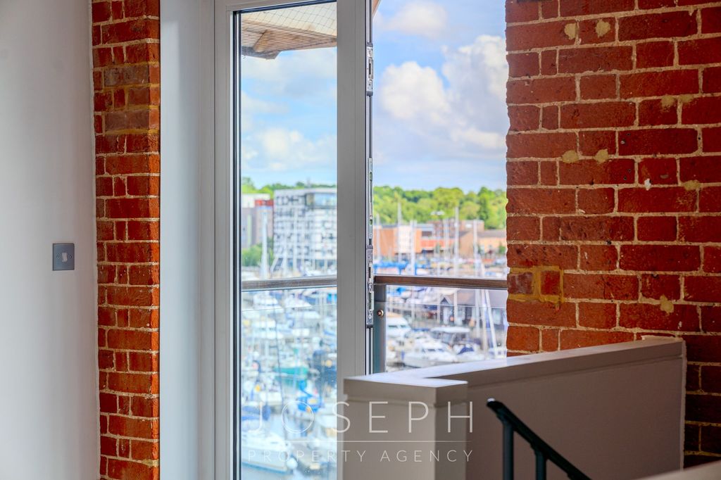 Additional image 12 of 2 bed penthouse for saleKey Street, Ipswich IP4