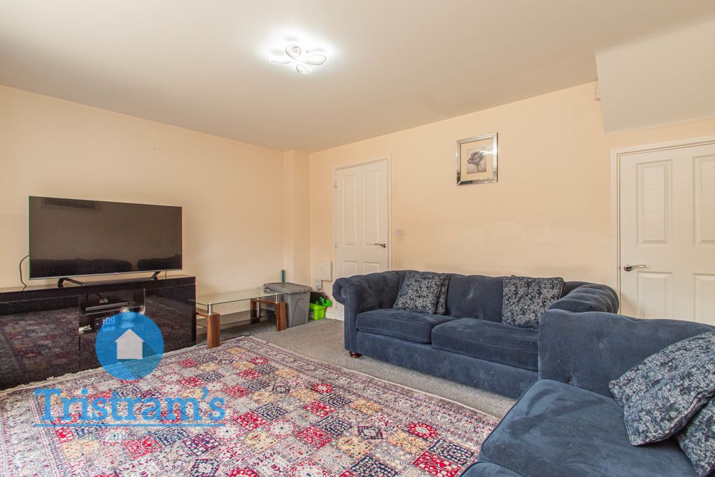 Property photo 3 of 22
