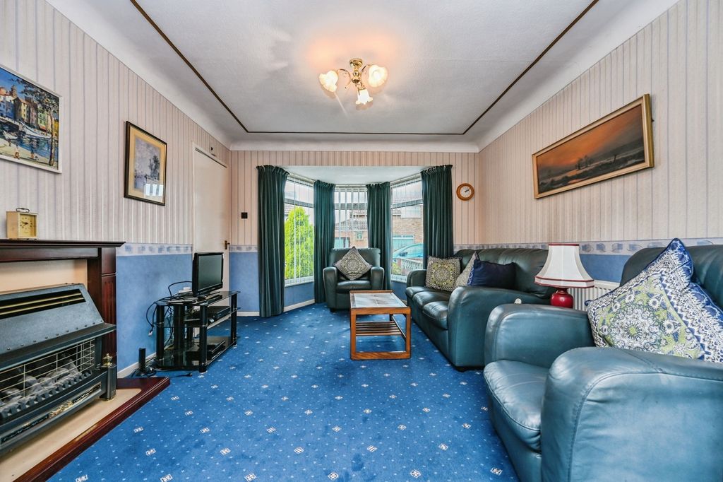 Property photo 2 of 19 Pbox-Img.Jpg