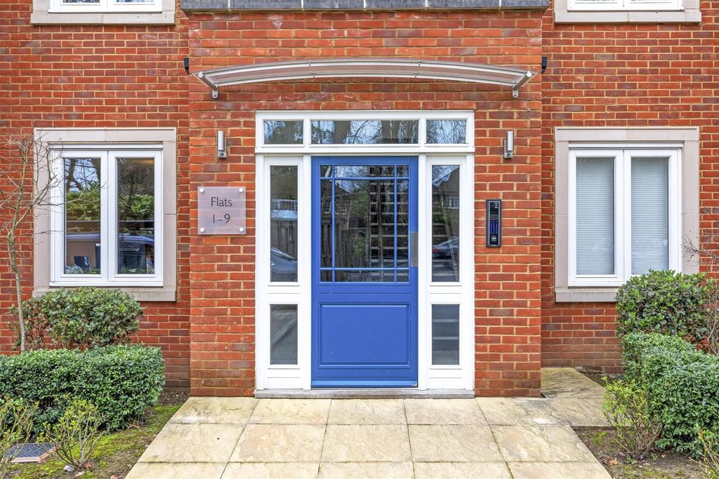 Property photo 2 of 12 Feature