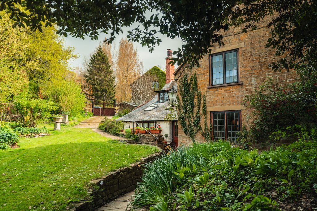 Property photo 1 of 30