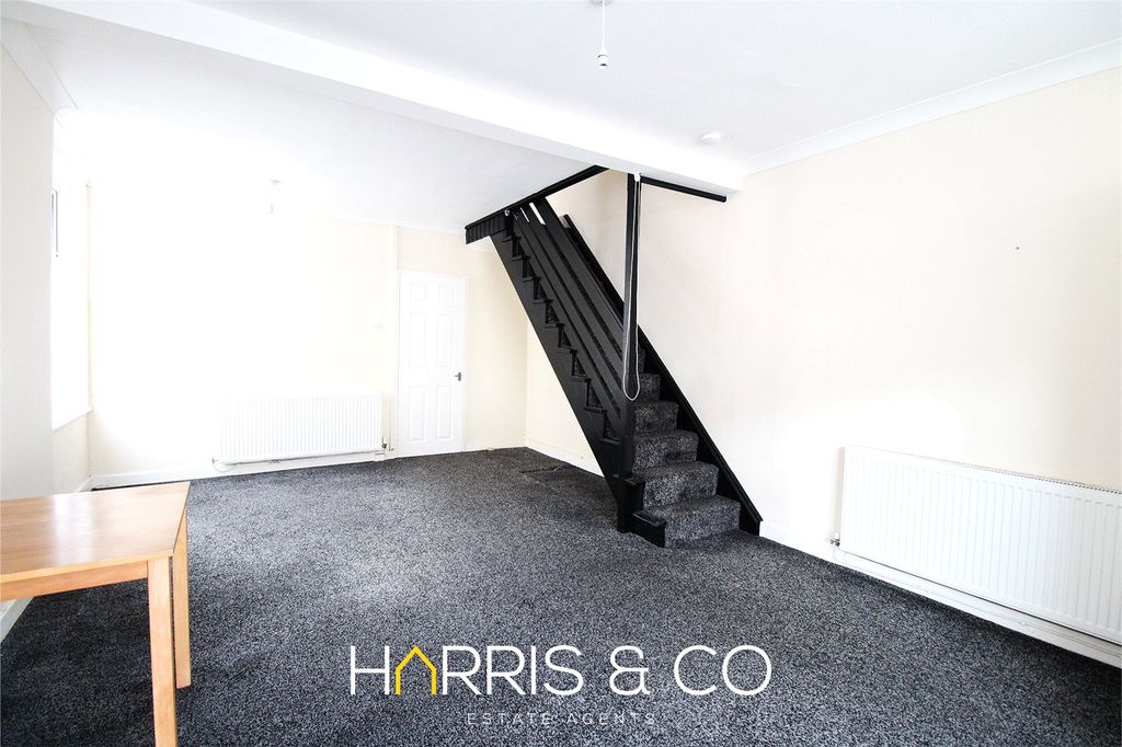 Property photo 2 of 13 Picture No. 19
