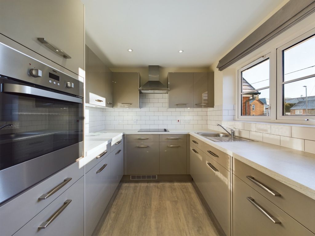 Property photo 3 of 11 10002019-Hr-3