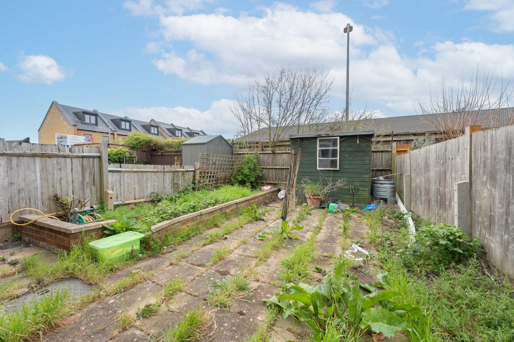 Property photo 2 of 9 Garden