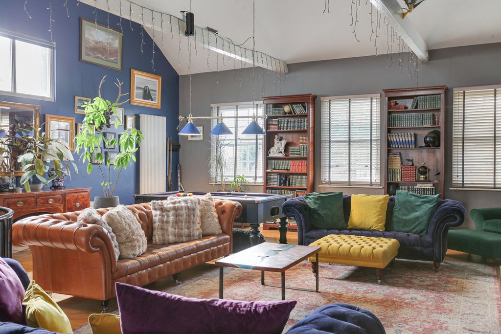 Property photo 1 of 31