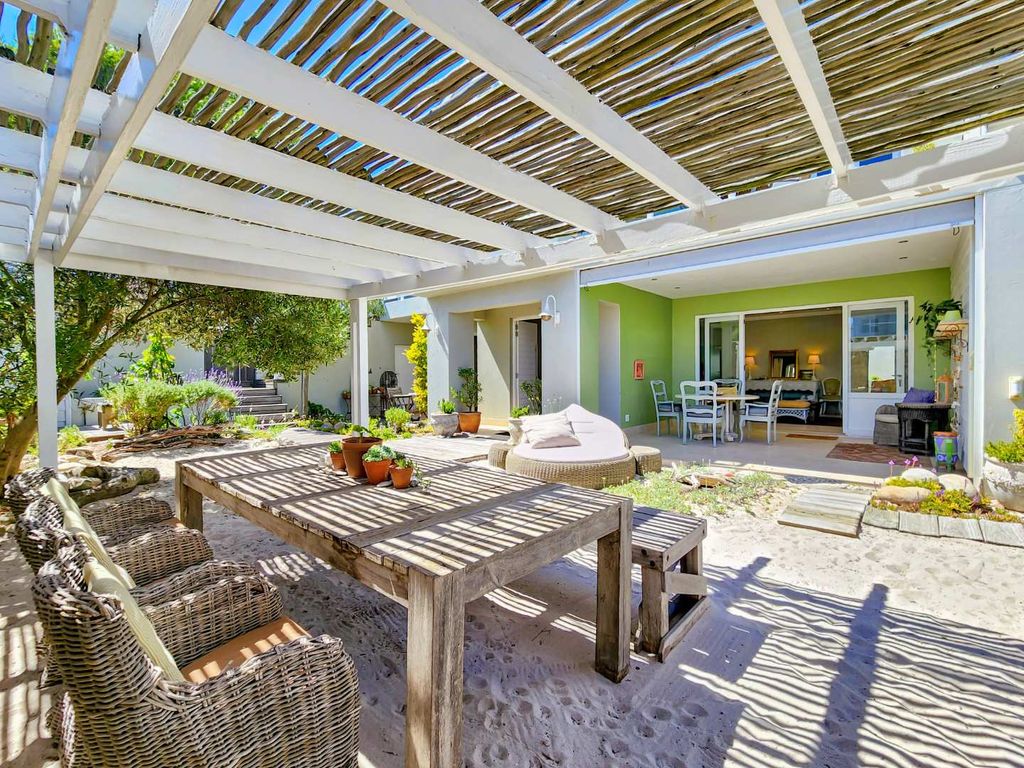 Property photo 2 of 50