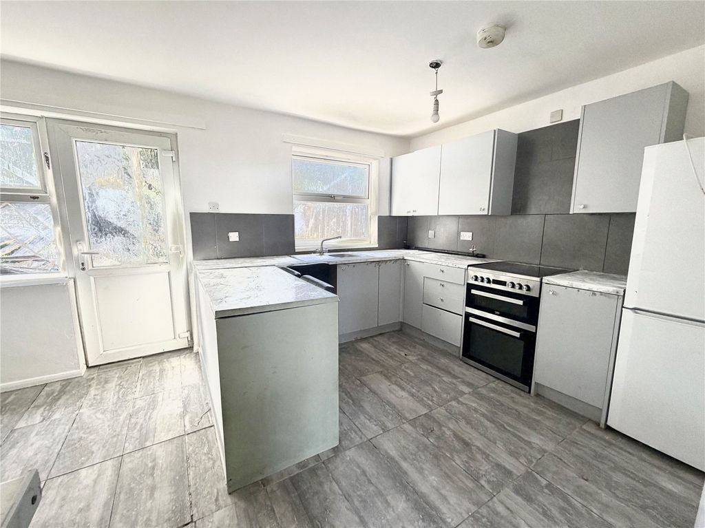 Property photo 2 of 17 Picture No. 41