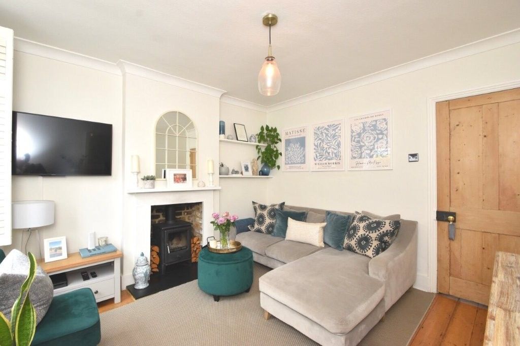 Property photo 2 of 12