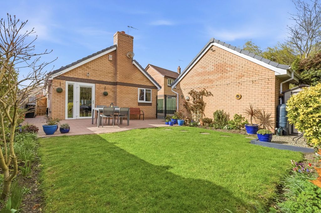 Property photo 2 of 21