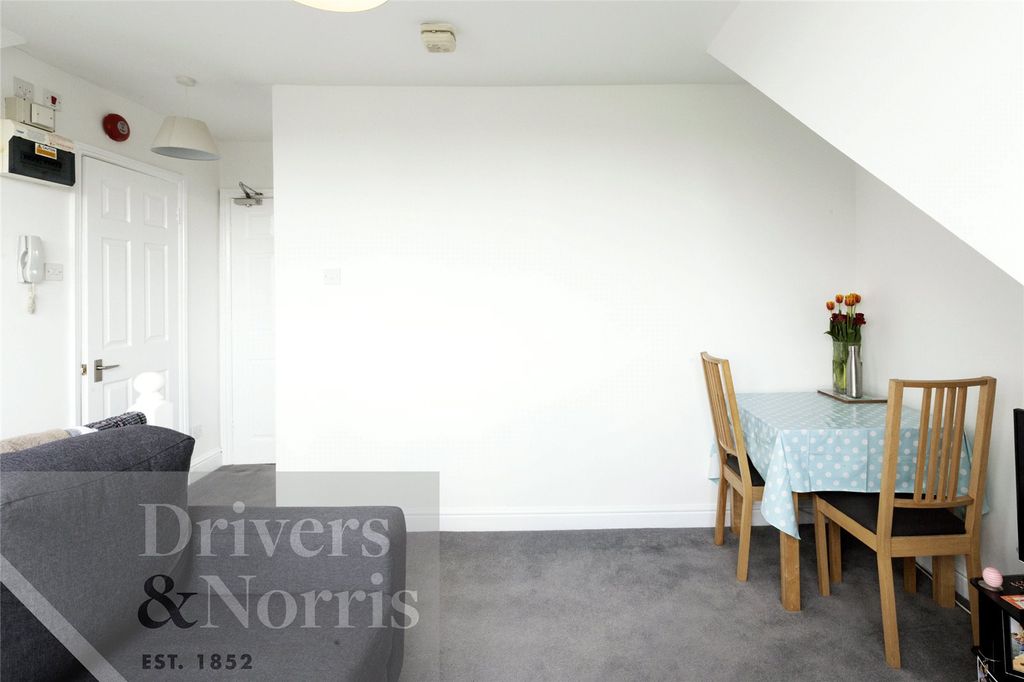 Property photo 3 of 12 Picture No. 17