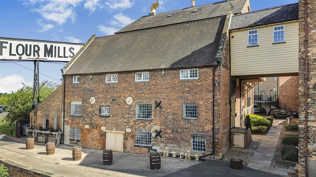 Property photo 2 of 42 The Old Mill (24).Jpg
