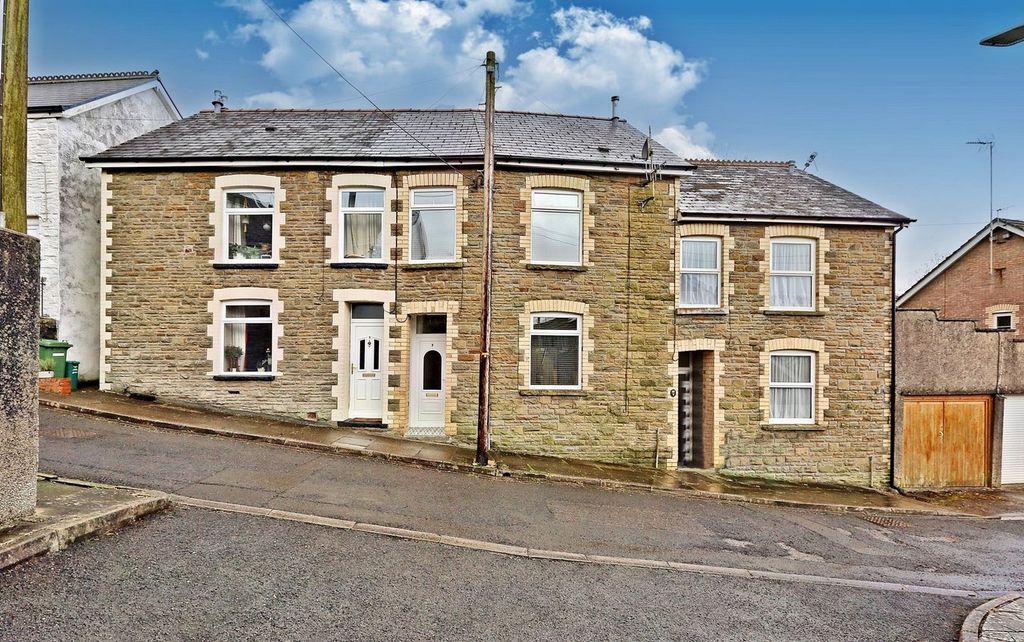Property photo 1 of 25
