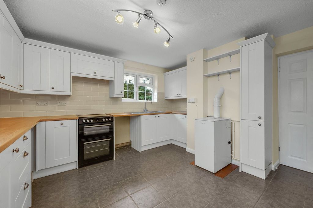 Property photo 2 of 12 Picture No. 36