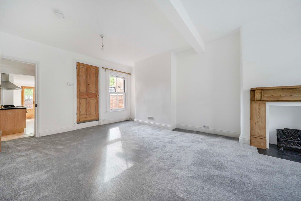 Property photo 3 of 14 Living Room