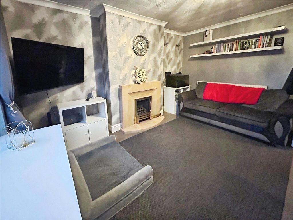 Property photo 2 of 10 Lounge