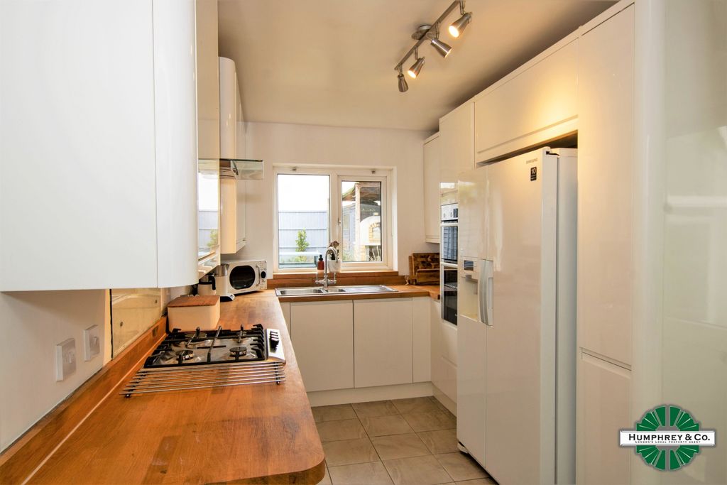 Property photo 1 of 11 Pbox-Img.Jpg