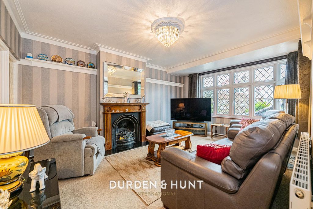 Property photo 2 of 33 Kenilworth-18.Jpg