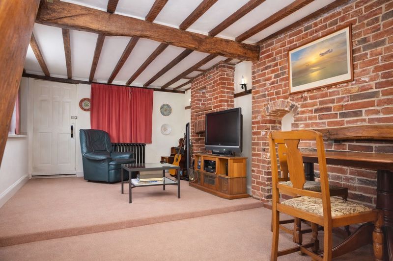 Property photo 2 of 8 Photo 4