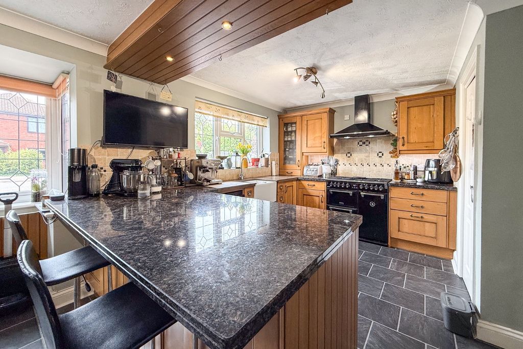 Property photo 3 of 20 5178888