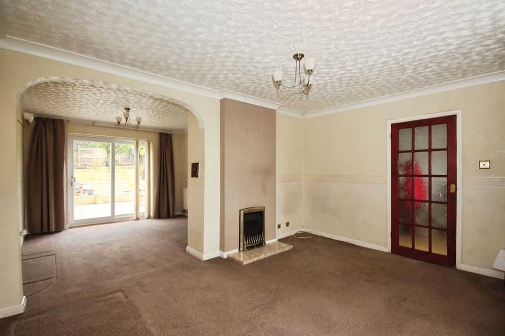 Property photo 3 of 17 Photo