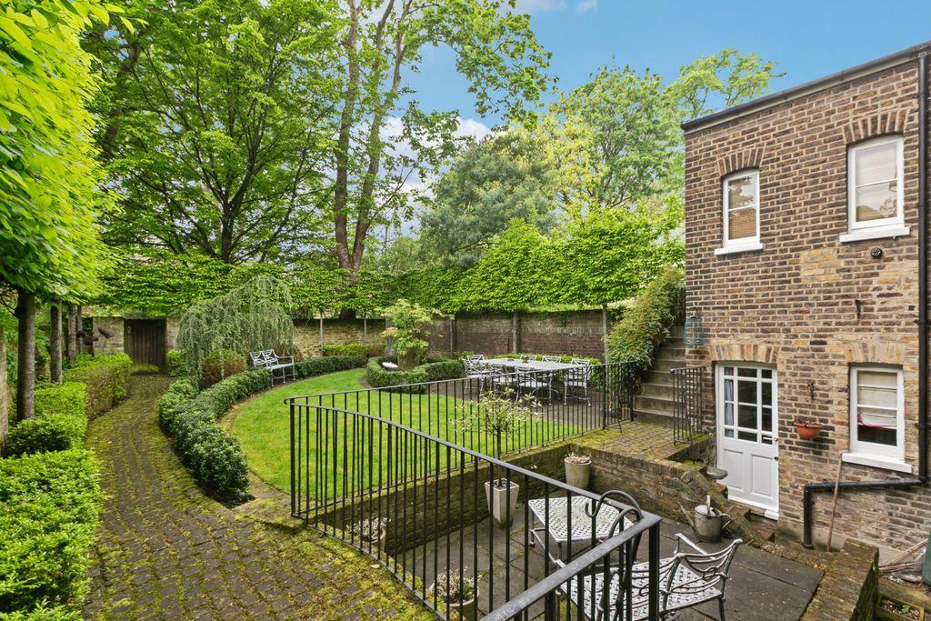 Property photo 3 of 22