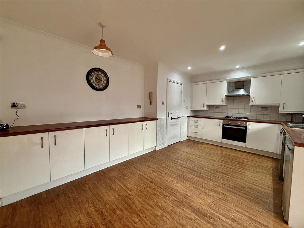 Property photo 2 of 16 Kitchen/Diner