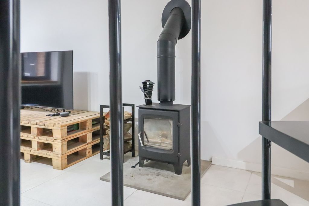 Property photo 3 of 24 4818935