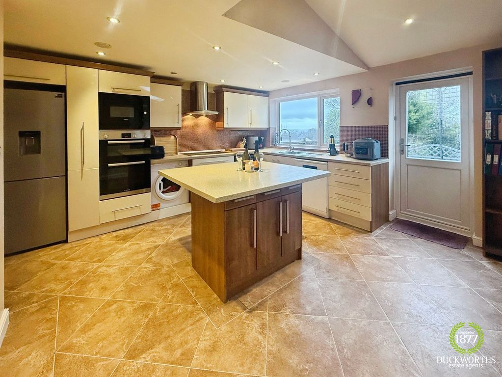 Property photo 1 of 39